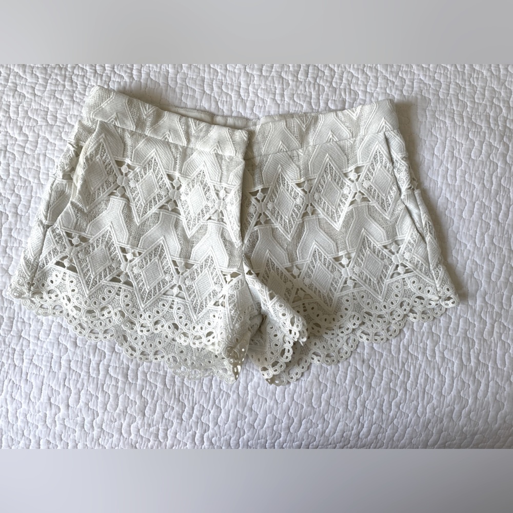 Maje size 38 Ivory lace shorts